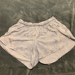 Lululemon Tracker Shorts V 4”